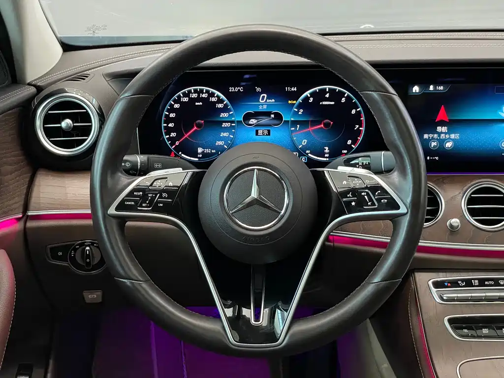 MERCEDES-BENZ E CLASS
