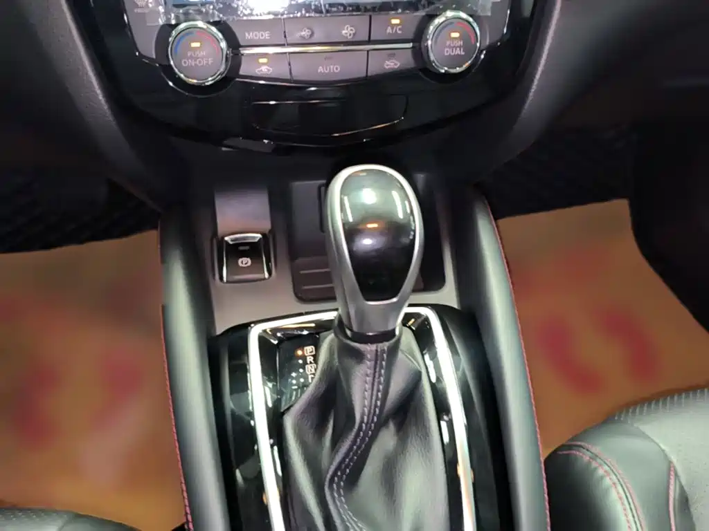 Nissan Qashqai — миниатюра 14