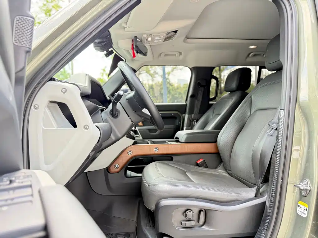 Land Rover Defender — миниатюра 16