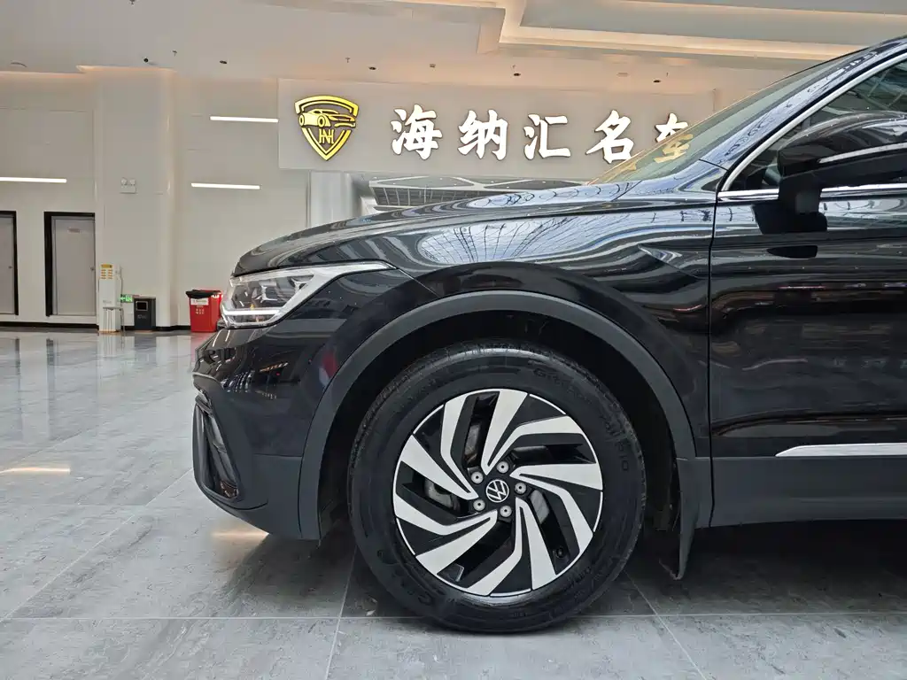 Volkswagen Tiguan L L 2025 300TSI AT