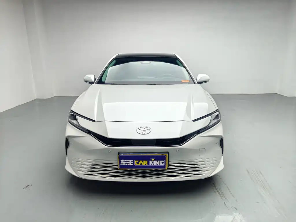 Toyota Camry — миниатюра 2