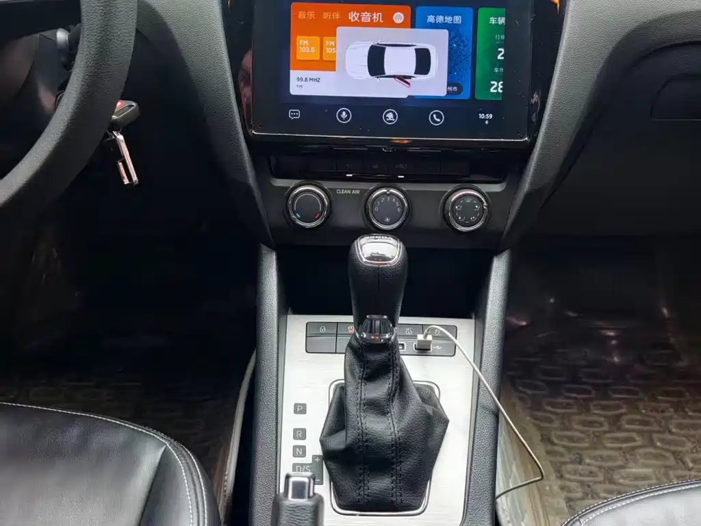 Skoda Octavia - фото 9
