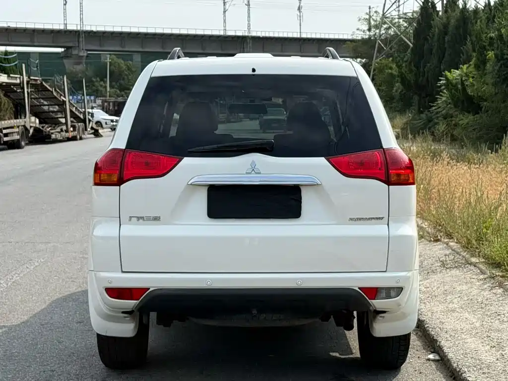 Mitsubishi Pajero Sport — миниатюра 5