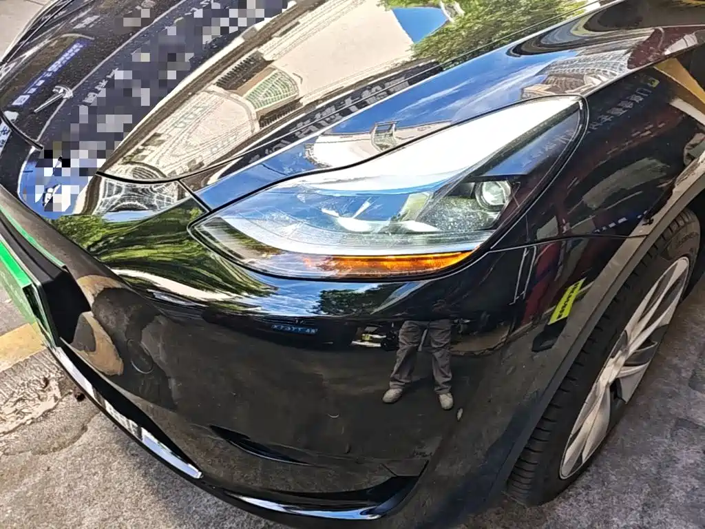 Tesla Model Y — миниатюра 24
