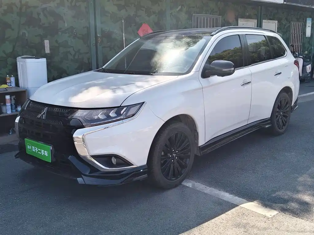 Mitsubishi Outlander — миниатюра 2