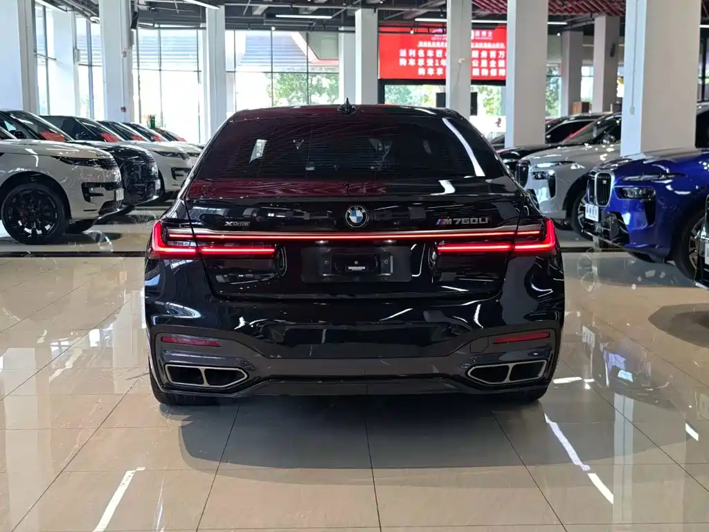 BMW 7 Series — миниатюра 8