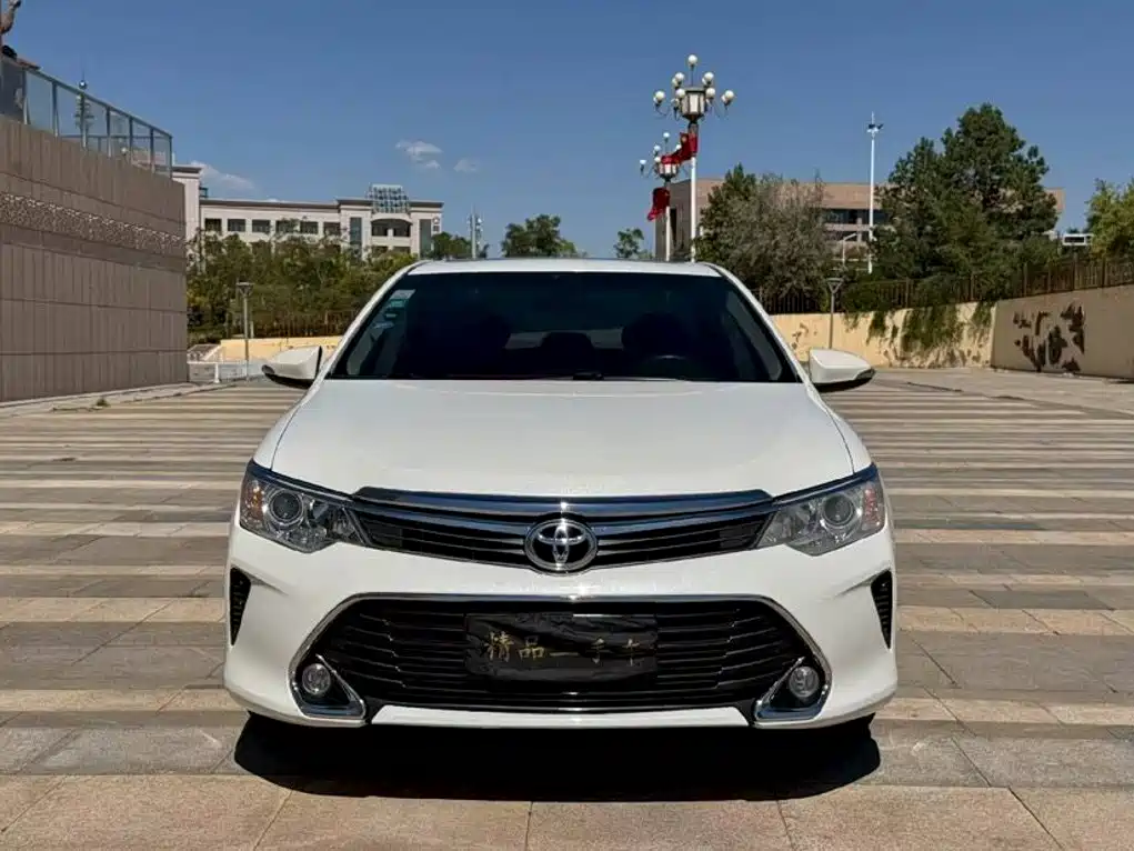 Toyota Camry — миниатюра 2