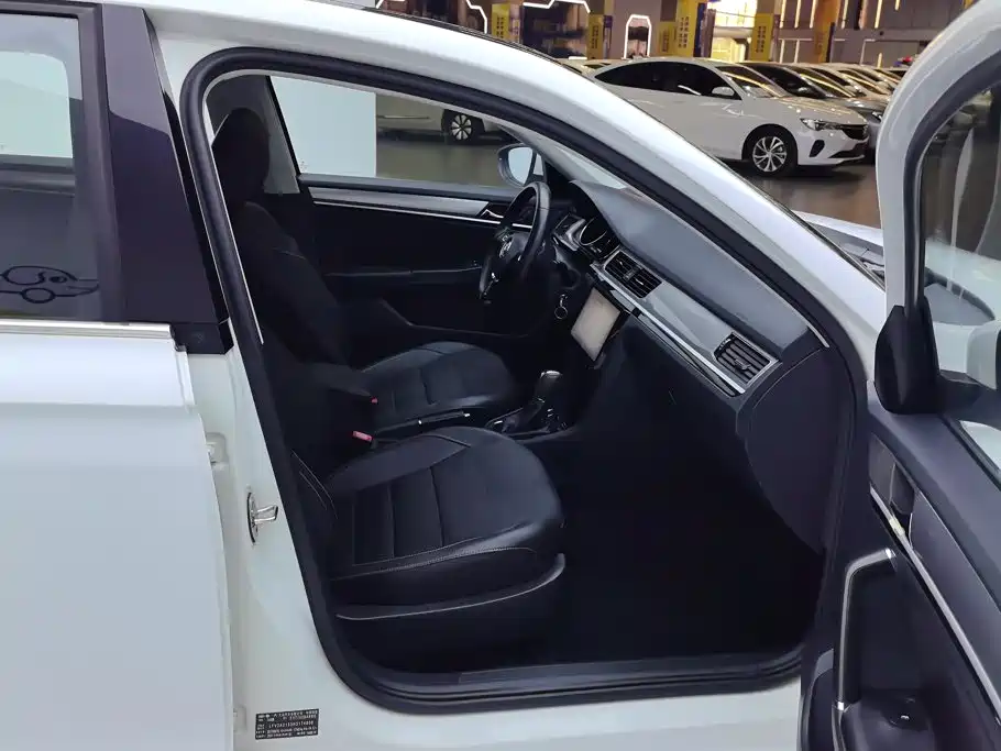 Volkswagen Bora — миниатюра 8