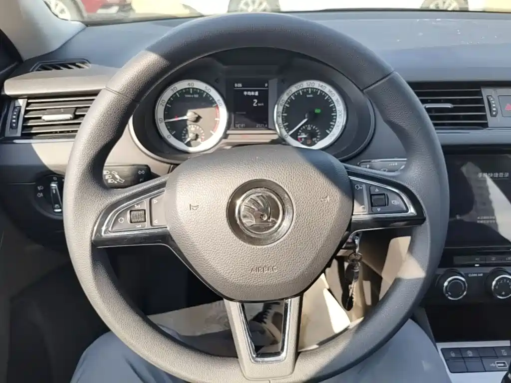 Skoda Octavia — миниатюра 11