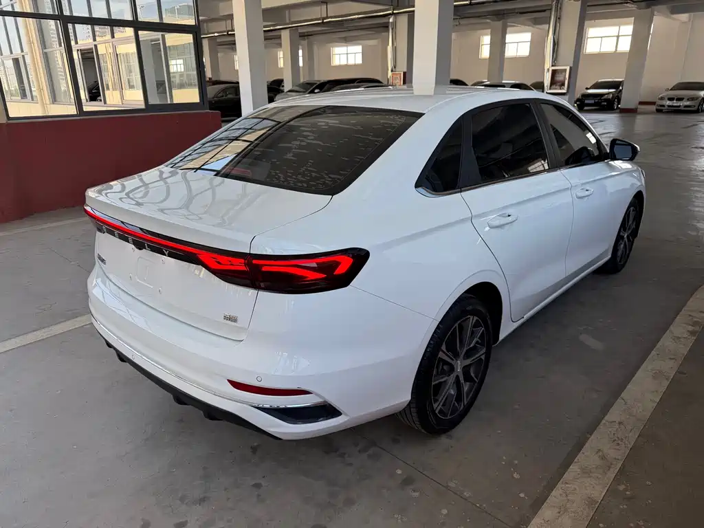 Geely Emgrand — миниатюра 19
