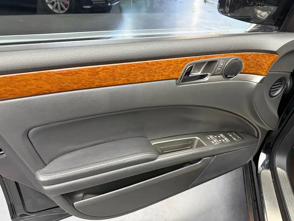 Volkswagen Phaeton — миниатюра 17