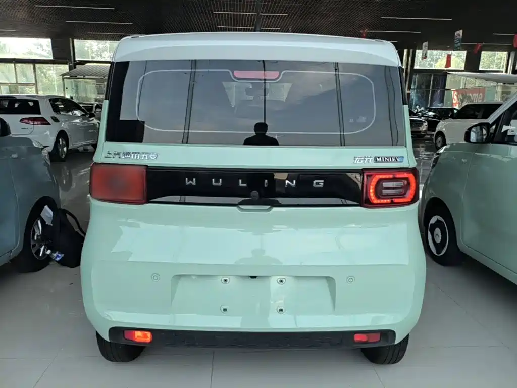 Wuling MINIEV — миниатюра 6