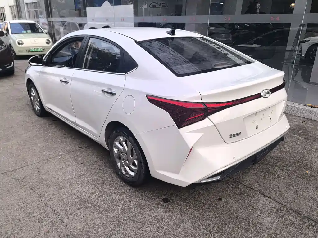 Hyundai Verna — миниатюра 10