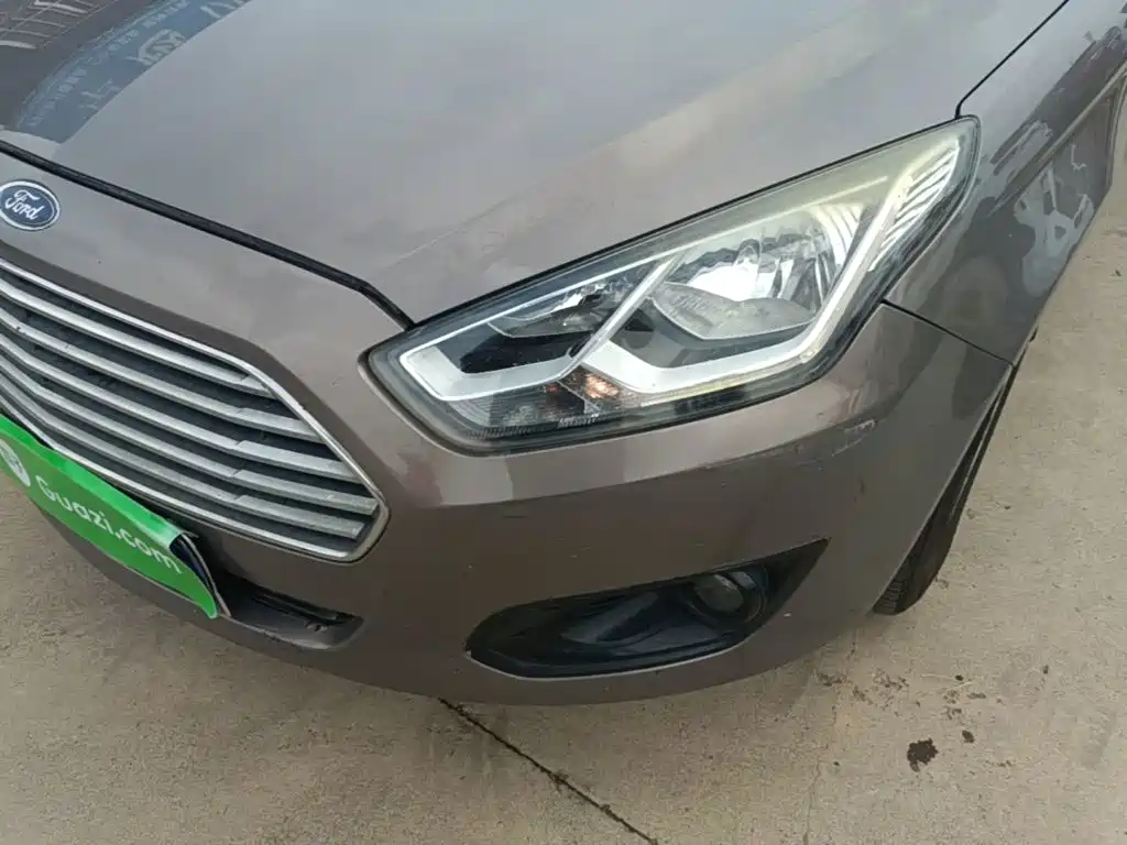 Ford Escort — миниатюра 24