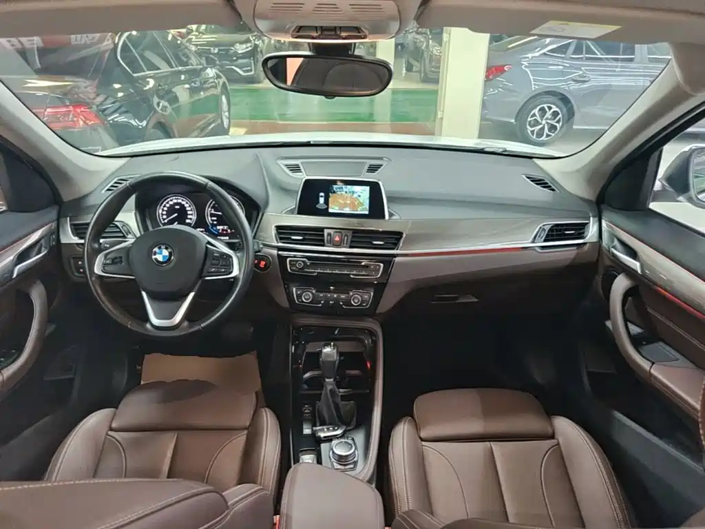 BMW X1 — миниатюра 10