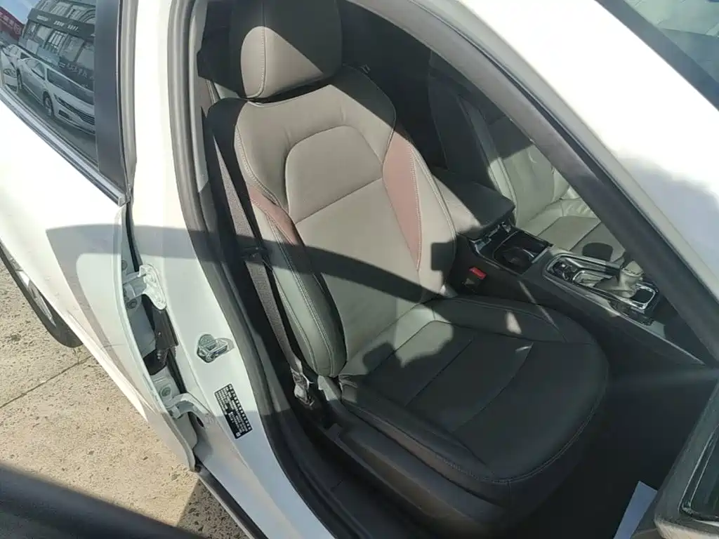 Chevrolet Malibu — миниатюра 25