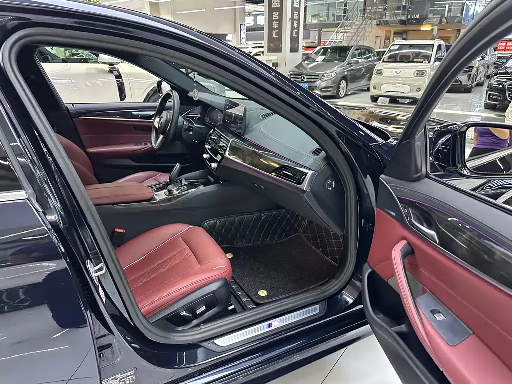 BMW 5 Series — миниатюра 18