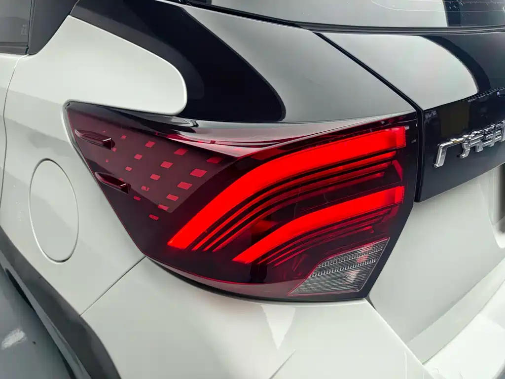 Toyota Yaris L — миниатюра 10