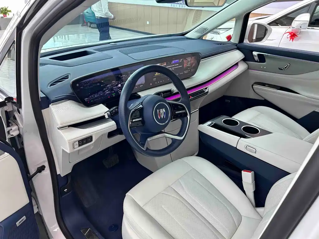 Buick GL8 Hybrid — миниатюра 8