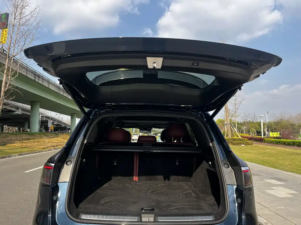 AITO ASK THE WORLD M8