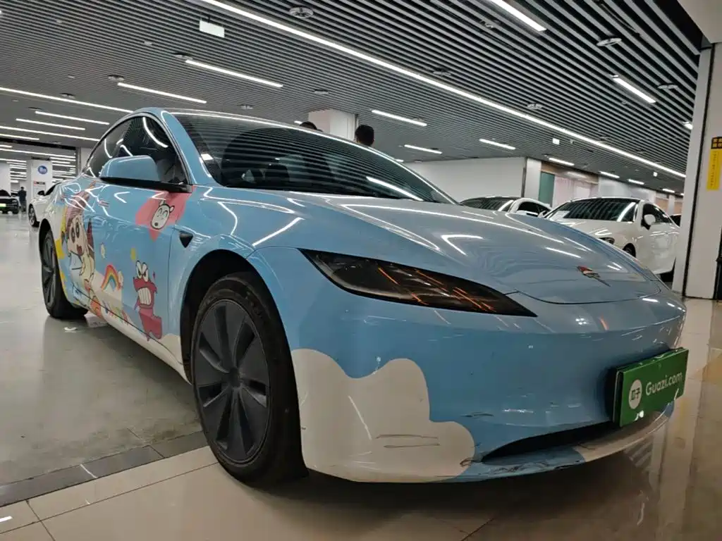 Tesla Model 3 — миниатюра 4