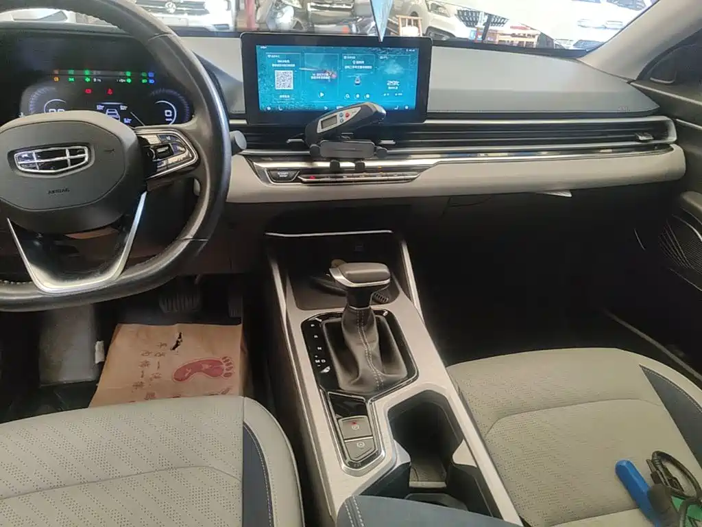 Geely Emgrand — миниатюра 13