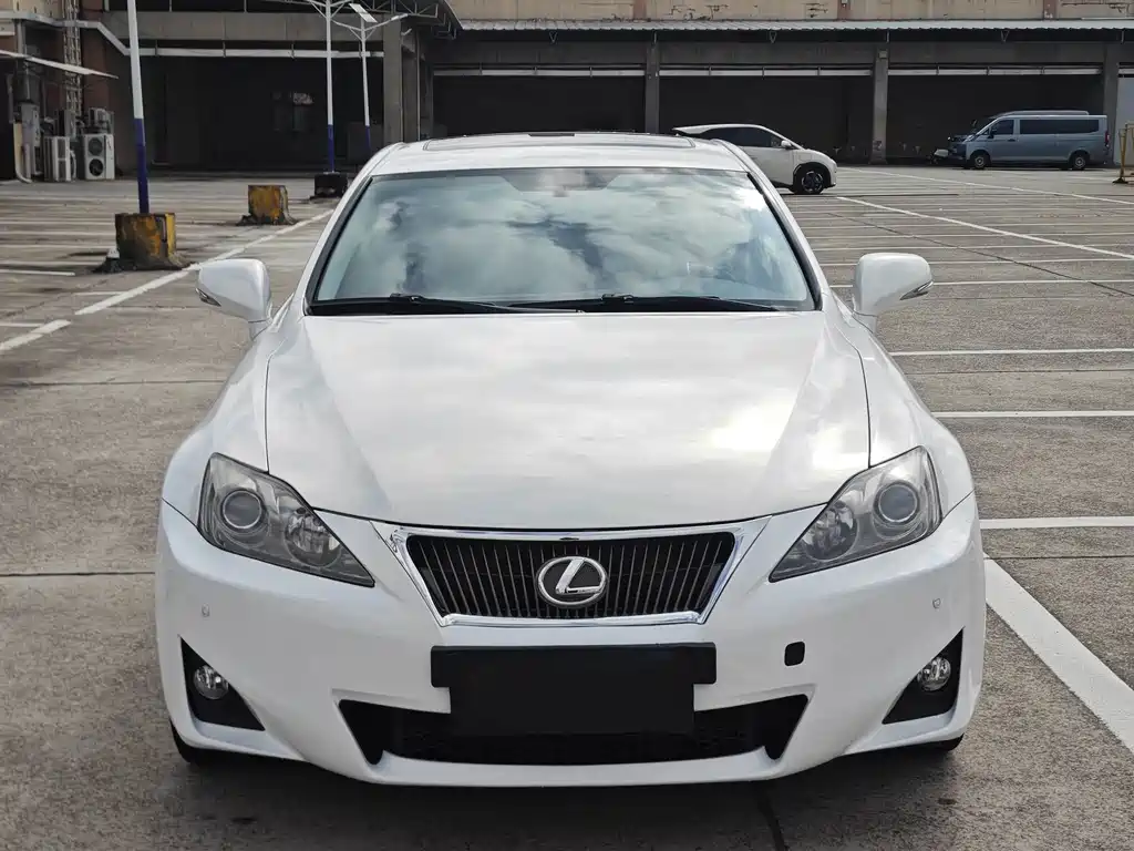 Lexus IS — миниатюра 2