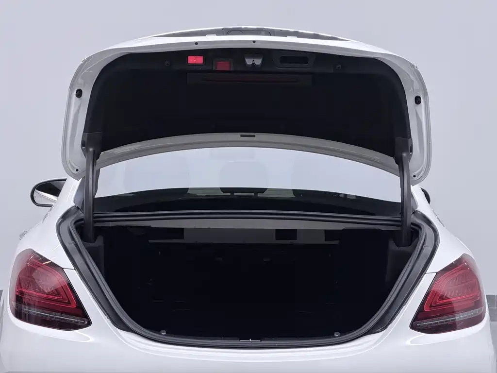 Mercedes-Benz C-Class — миниатюра 14