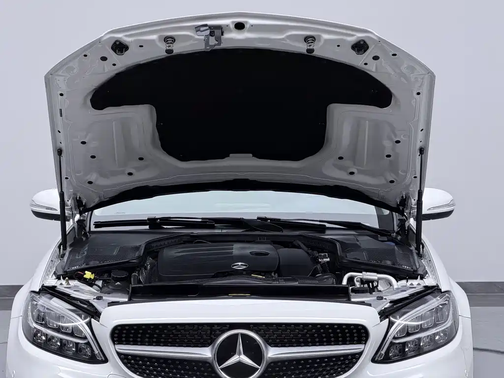 Mercedes-Benz C-Class — миниатюра 17