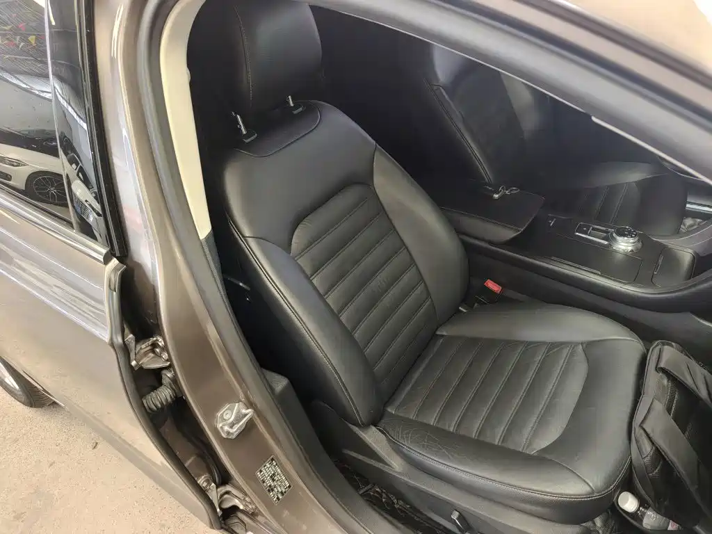 Ford Mondeo — миниатюра 25