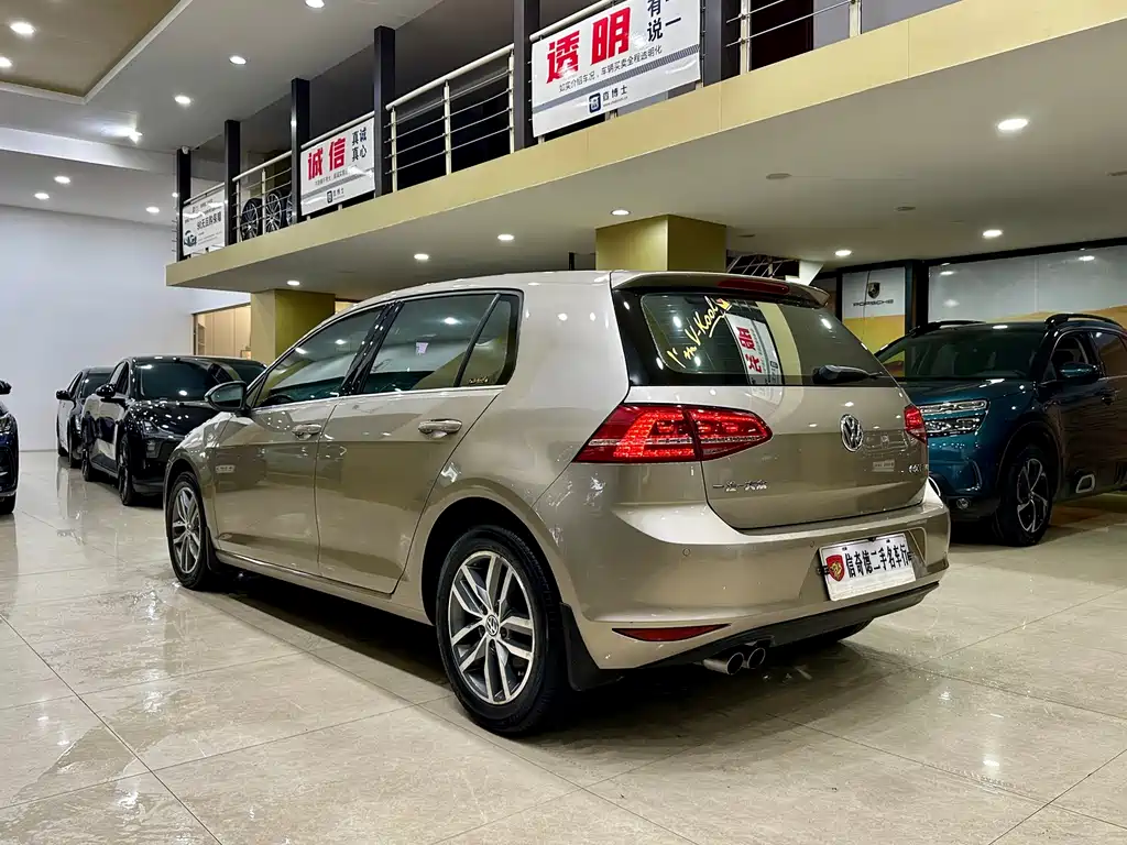 Volkswagen Golf 2016 230TSI AT Luxury