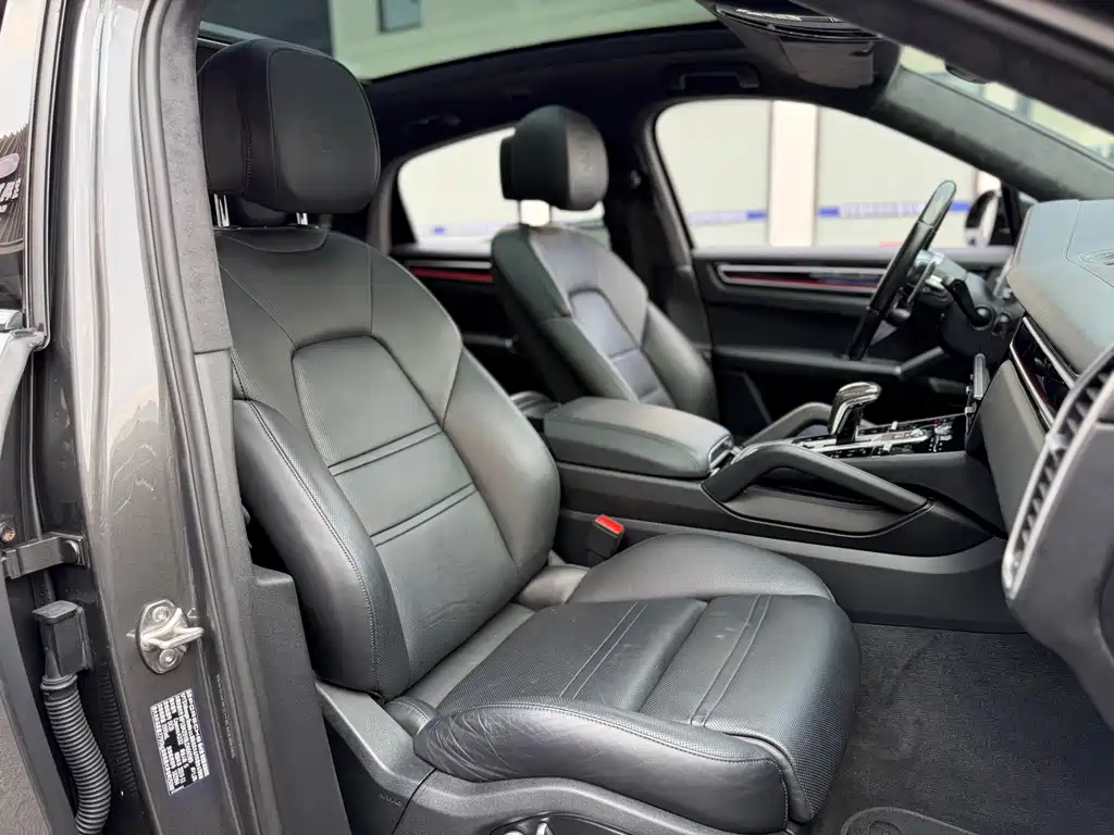 Porsche Cayenne — миниатюра 29