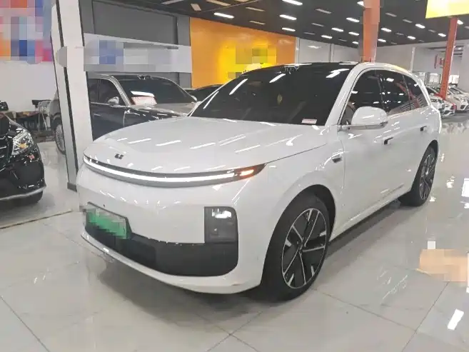 Li Auto Li L6 2025