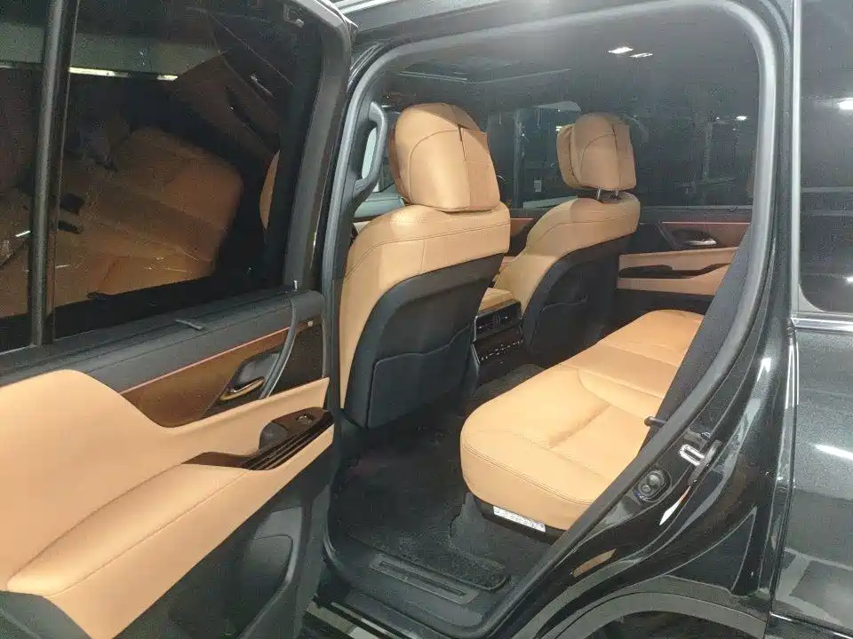 Lexus LX — миниатюра 8