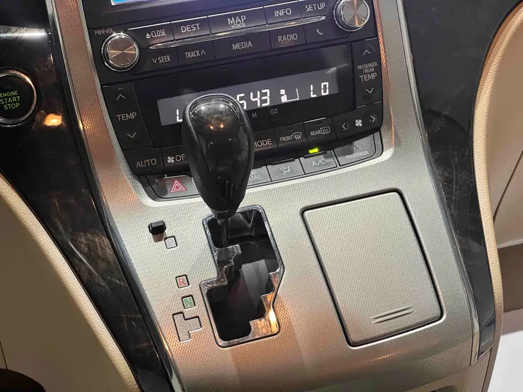 Toyota Alphard 2012 3.5L Luxury