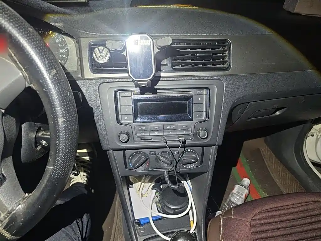 Volkswagen Santana — миниатюра 6