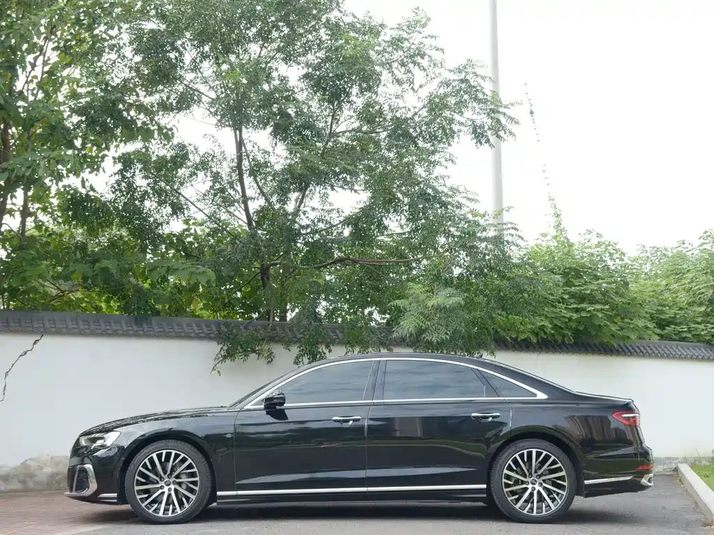 Audi A8 — миниатюра 6