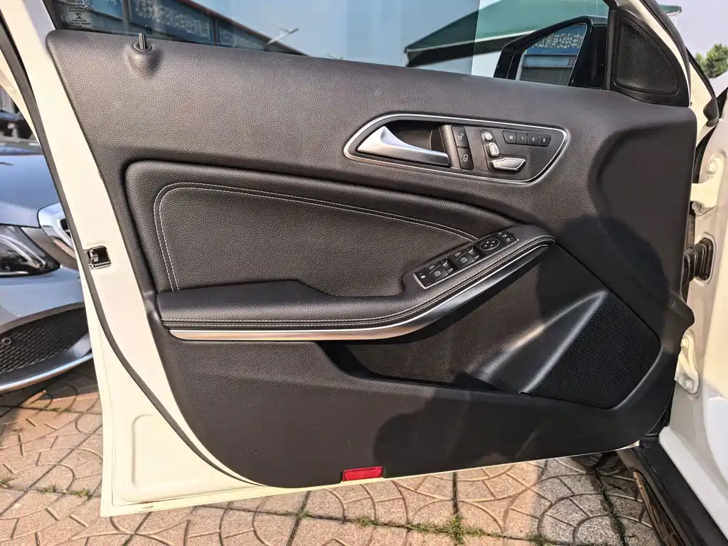 Mercedes-Benz GLA — миниатюра 9