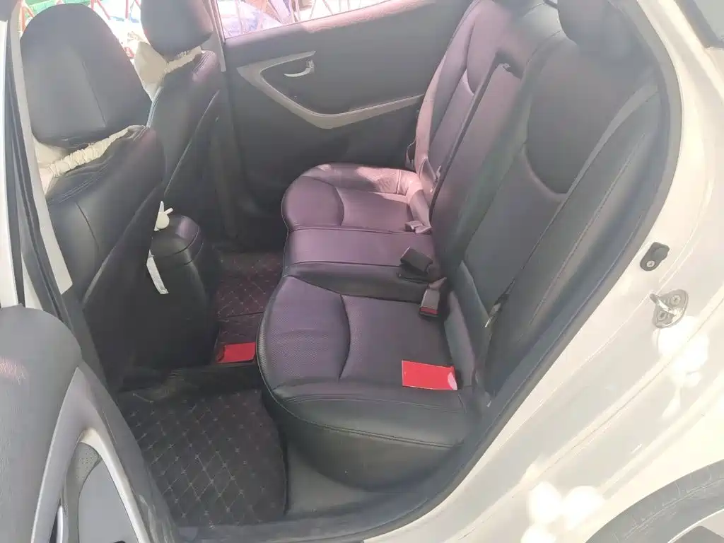 Hyundai Elantra Langdong — миниатюра 13