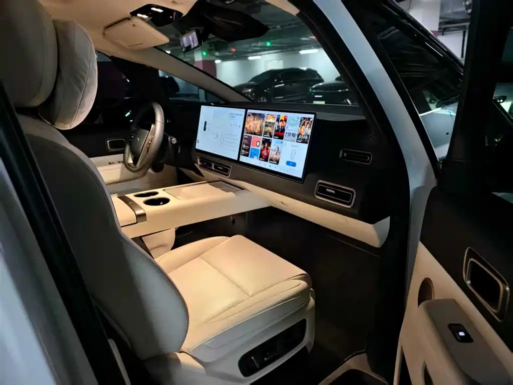 Li Auto MEGA 2025 Home