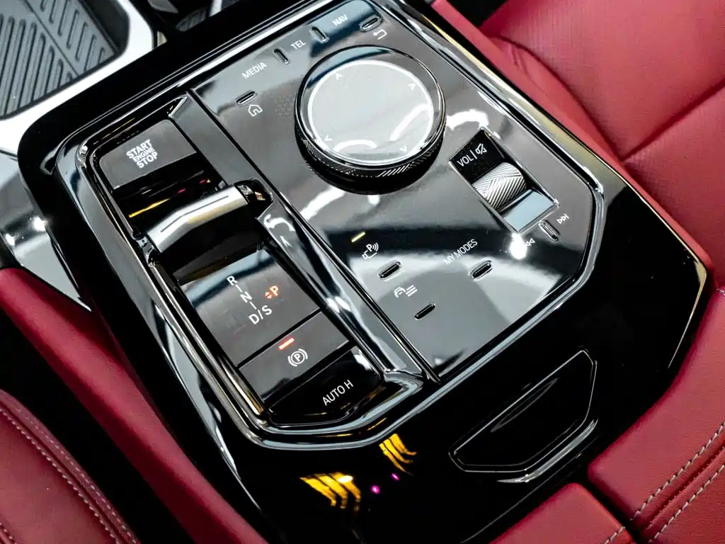 BMW 5 Series — миниатюра 20