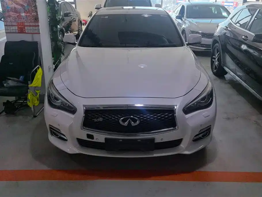 INFINITI Q50L