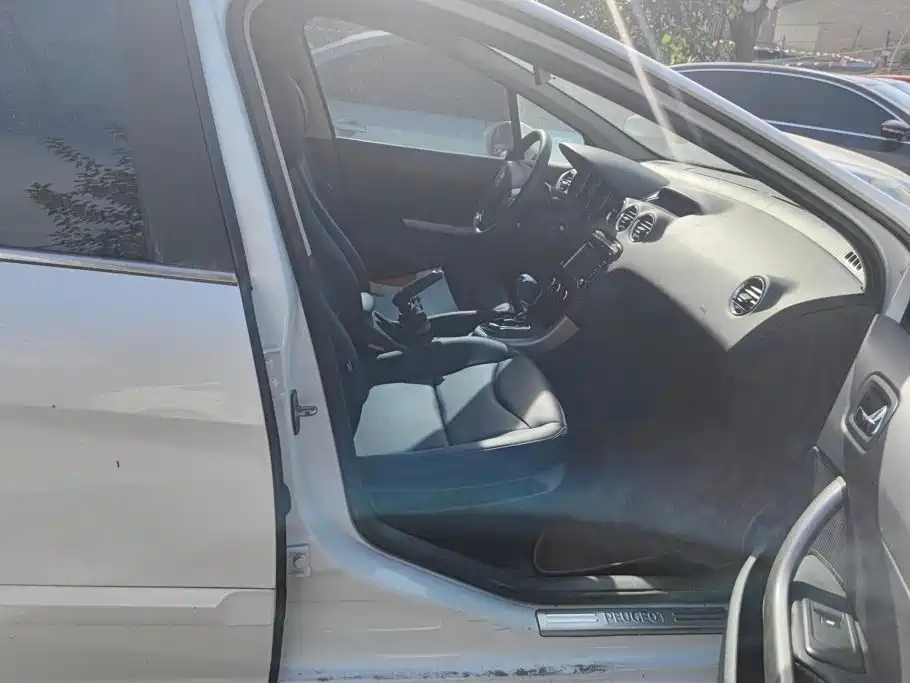 Peugeot 408 — миниатюра 8