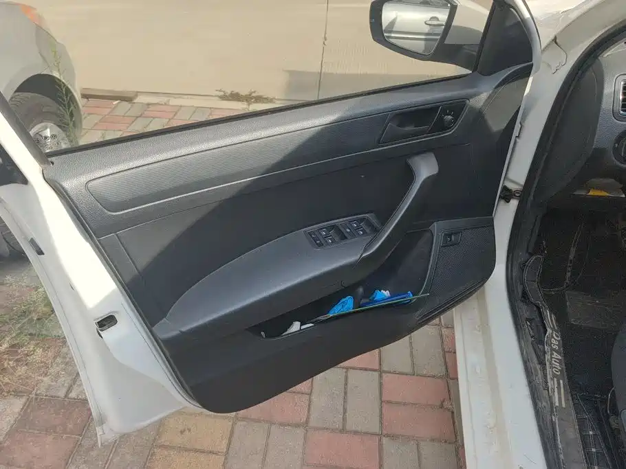 Volkswagen Santana — миниатюра 7