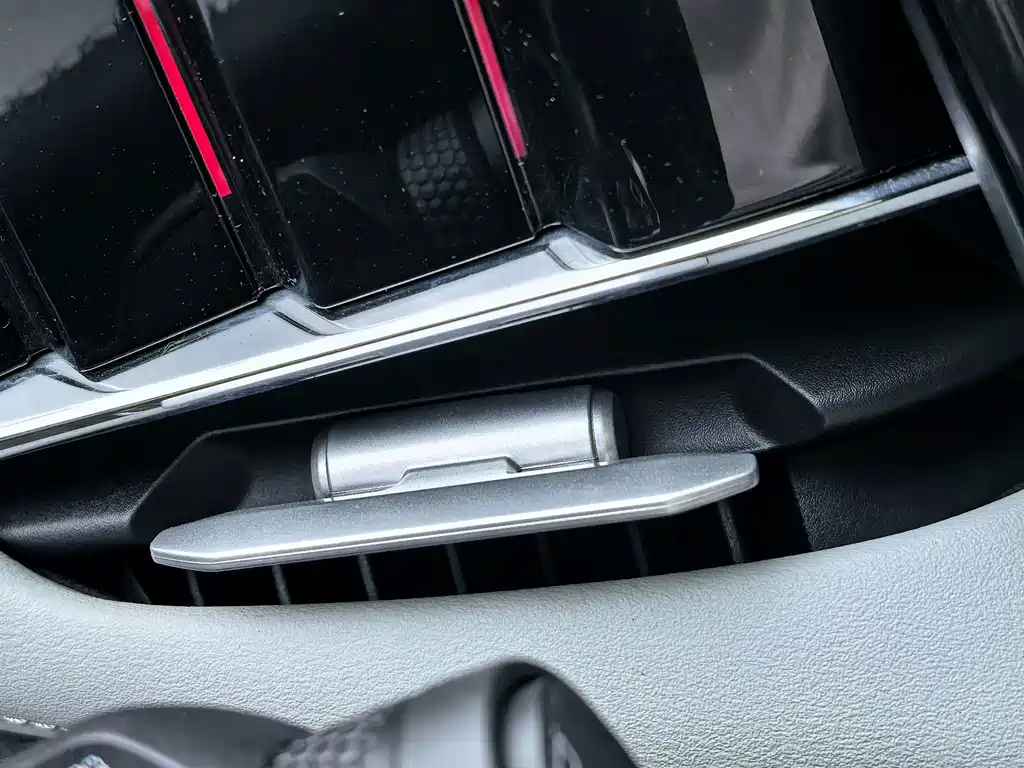 Geely Boyue L — миниатюра 51
