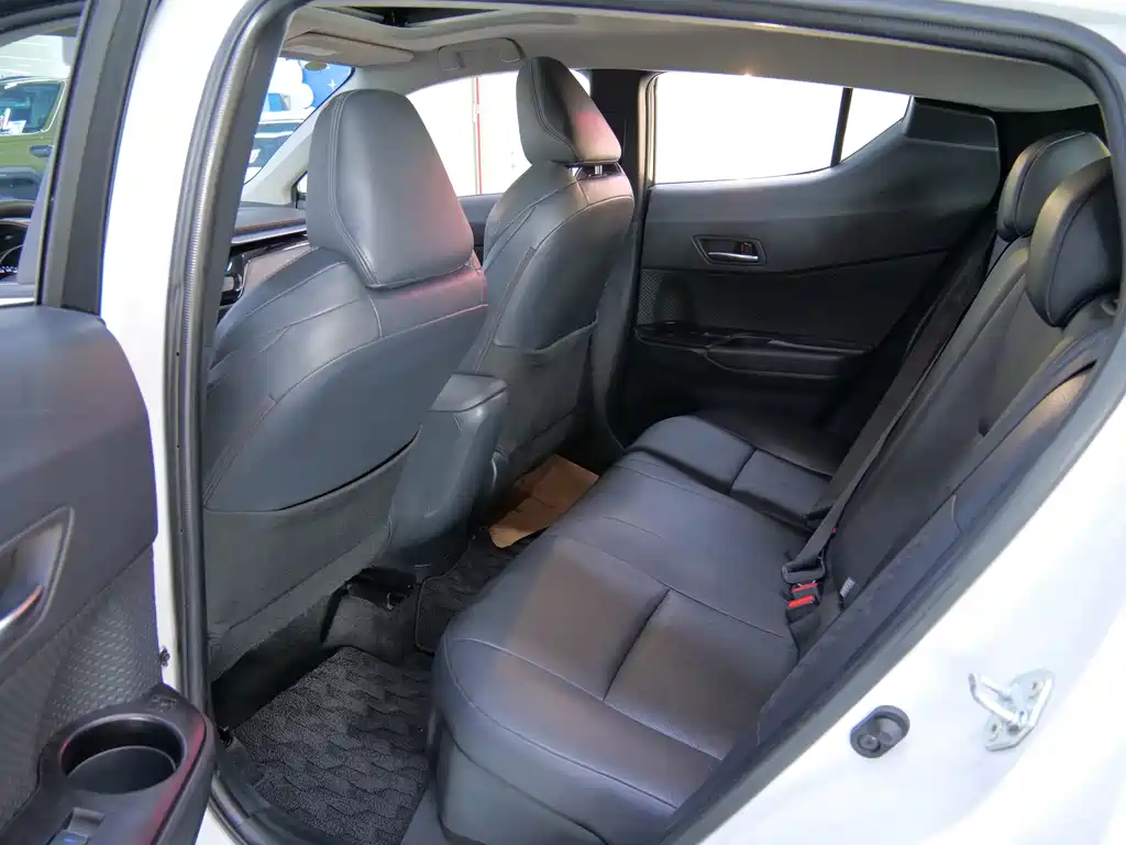 Toyota IZOA — миниатюра 13