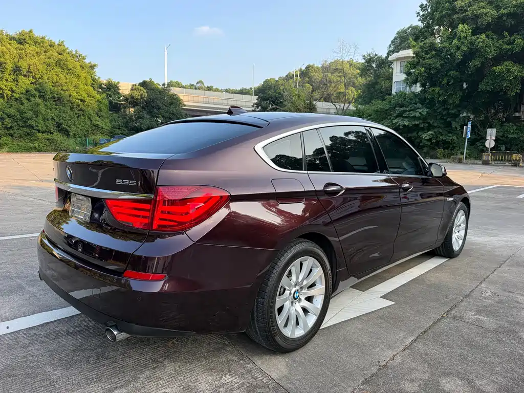 BMW 5 Series GT — миниатюра 15