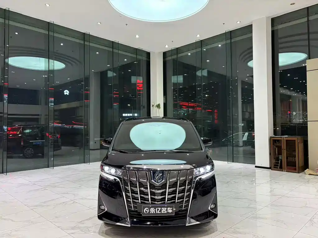 Toyota Alphard — миниатюра 2