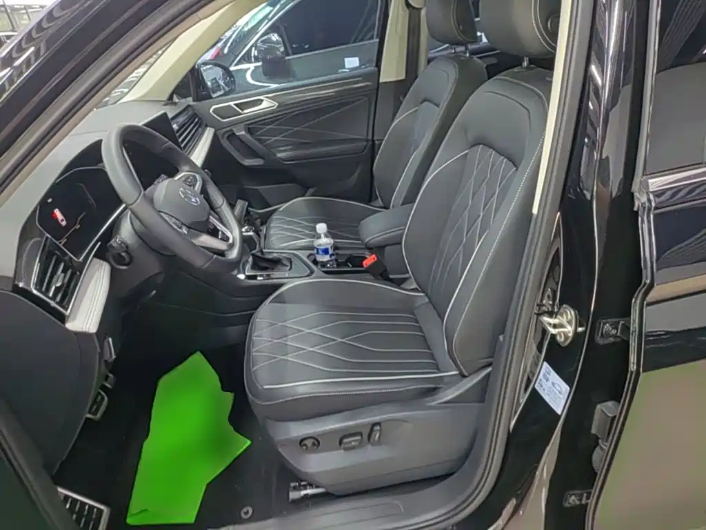 Volkswagen Tiguan L — миниатюра 15