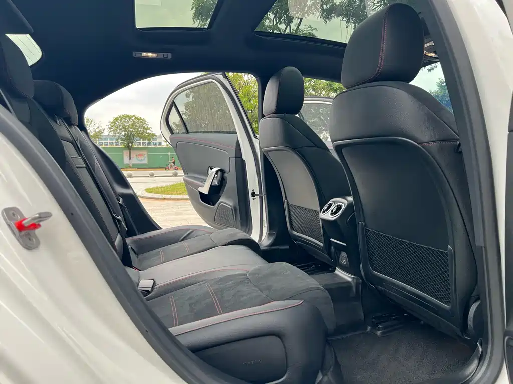 Mercedes-Benz A-Class A 2024 A 200 L Fashion